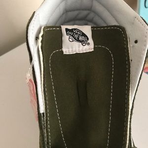 Men’s high top vans